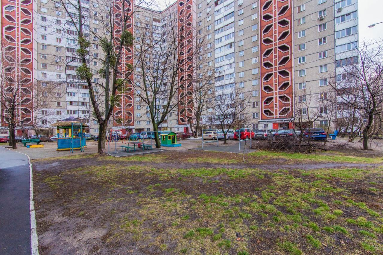 Уютная, Просторная Видовая Трехкомнатная Квартира Возле Метро Академгородок На 6 Мест キエフ エクステリア 写真