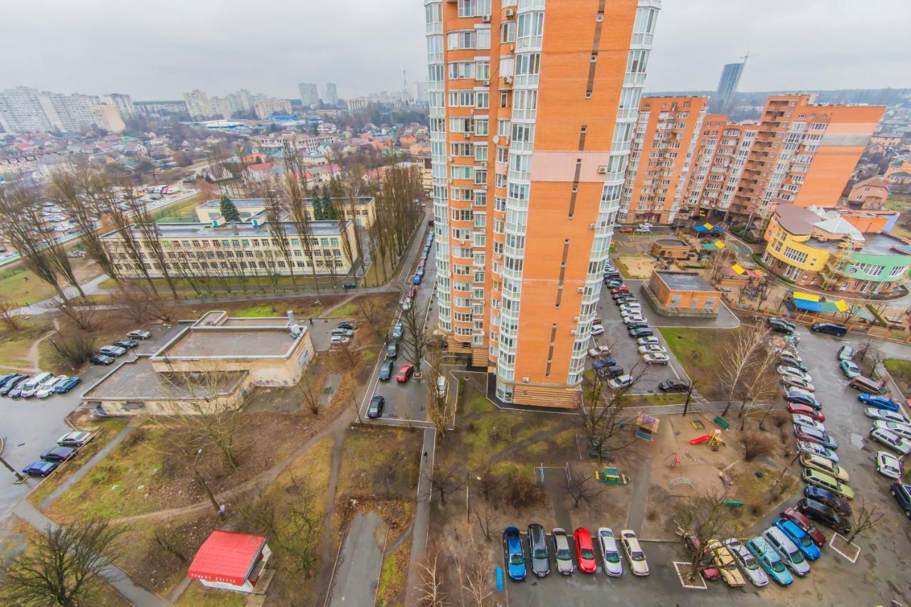Уютная, Просторная Видовая Трехкомнатная Квартира Возле Метро Академгородок На 6 Мест キエフ エクステリア 写真